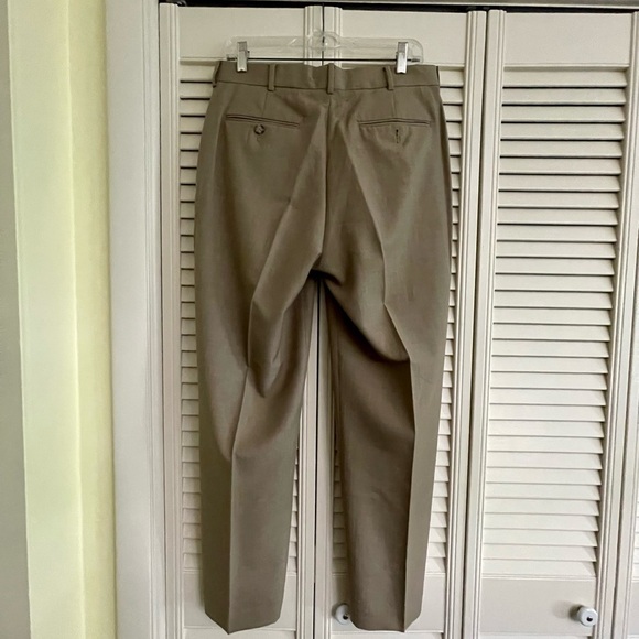 STAFFORD, NWOT, MENS DRESS PANTS. CLASSIC FIT. 100% POLYESTER. SIZE 32 X 30. - Picture 2 of 5